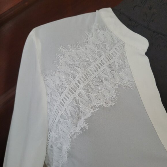 Elegant White Button-Up Blouse With Lace & Pleated Detail PS - Picture 2 of 5